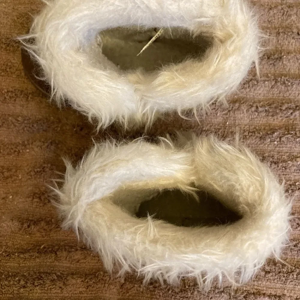 CHINA BUTTON CITY “uggish like” BOOTIES- SZ 23 - approx 6”. Fantastic condition